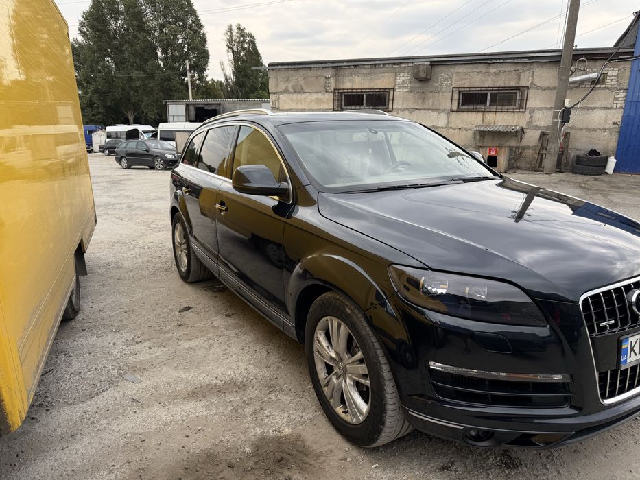 Audi Q7 2011 VIN WA1CMAFE0BD007742 фото оголошення 2 з 9