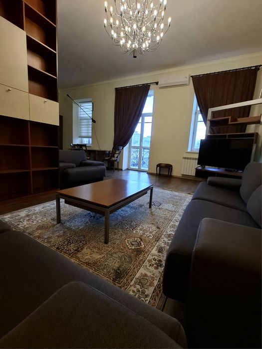 Оренда 3К  Поділ Андріївська церква, Хорива 4, Видова, Власник