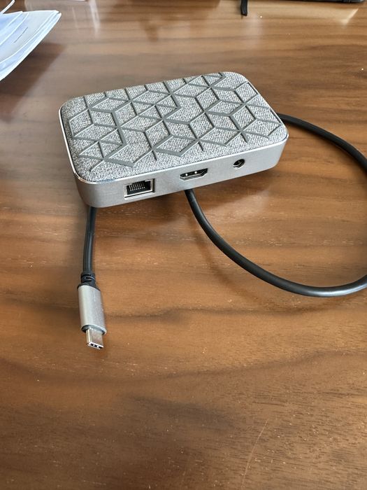 Symbus Q Usb-C Dock (1xGigabit: 2xUsb:1xHDMI) + Qi (Moshi Dock)
