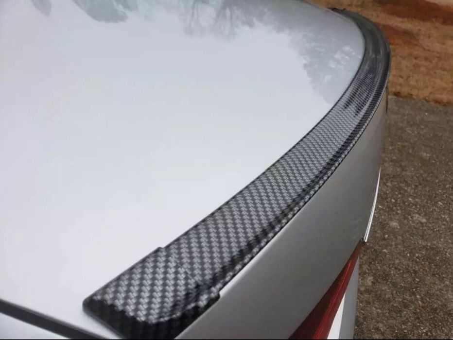 Spojler tylne swiatło  stop  plywajacy kierunkowskaz awaryjne led