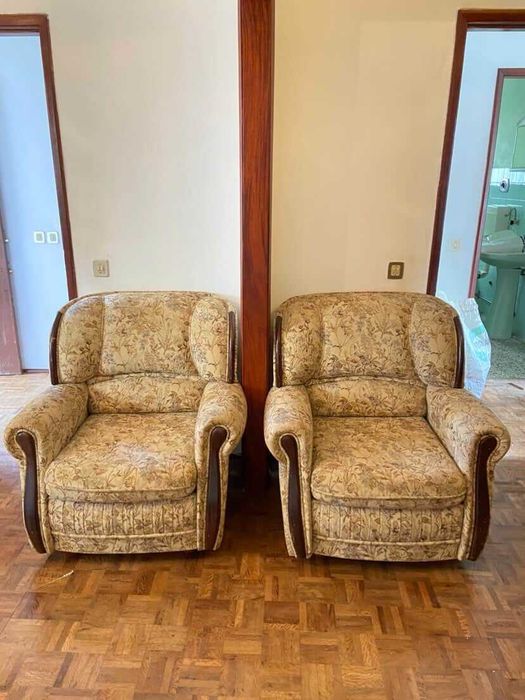 Conjunto Sofá + Poltronas