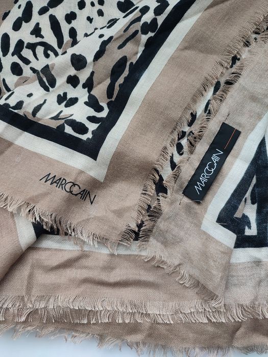 Подарок платок палантин шарф Marc Cain Sports