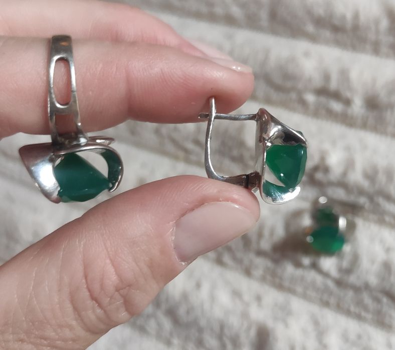 Невероятный серебряный комплект/набор с натуральным зелёным агатом.925