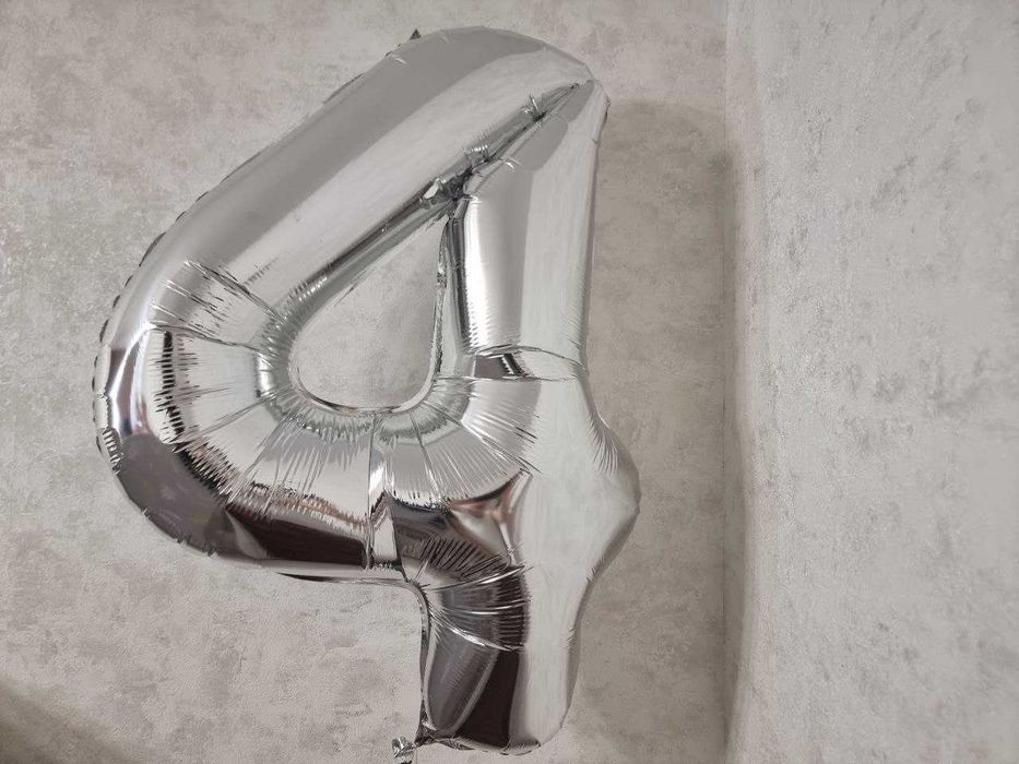 Гелієві цифри золоті та срібні, повітряні кульки гельові