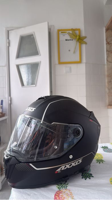 Capacete usada poucas vezes