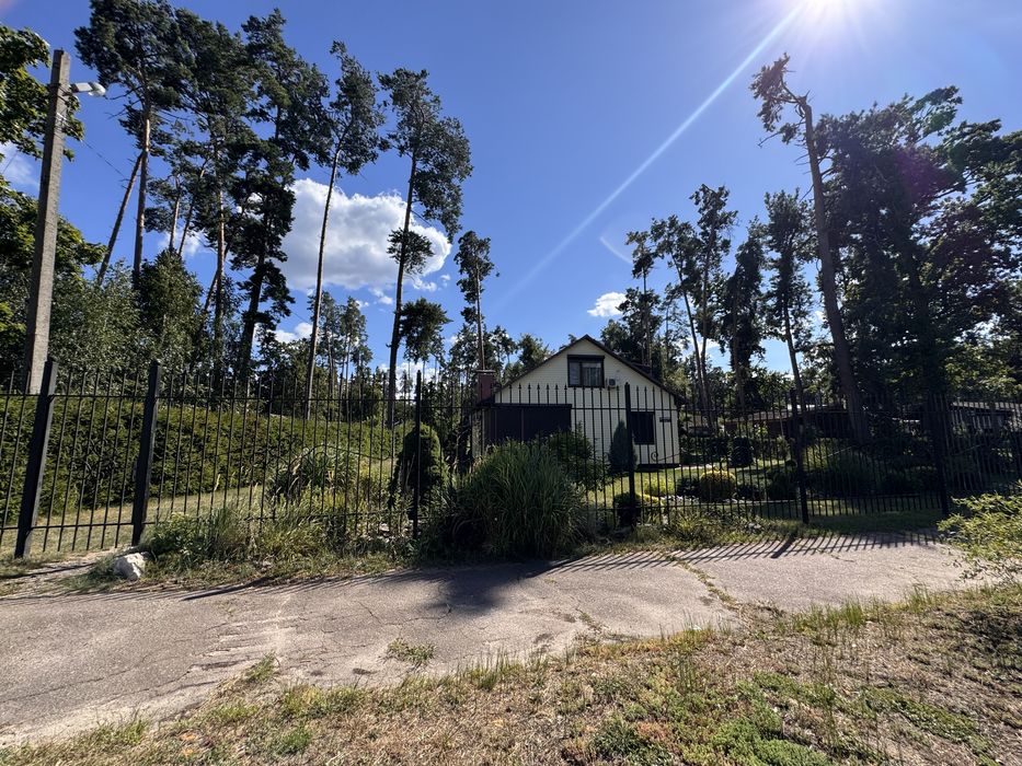 Продається на першій лінії Дніпра комплекс відпочинку в с.Сокирно