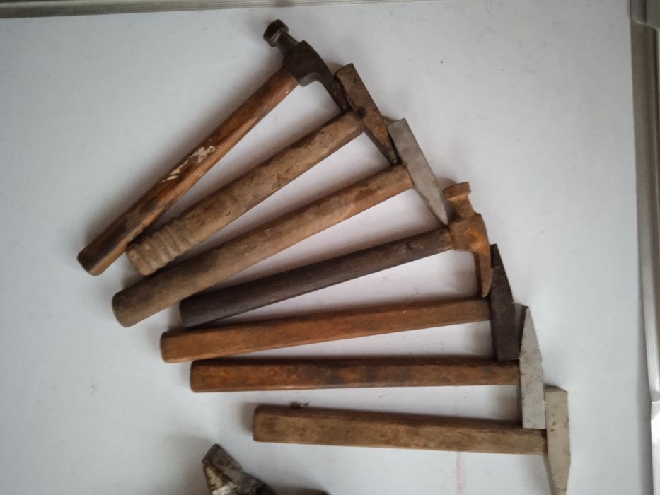 Продам молотки різні 60 гривень шт