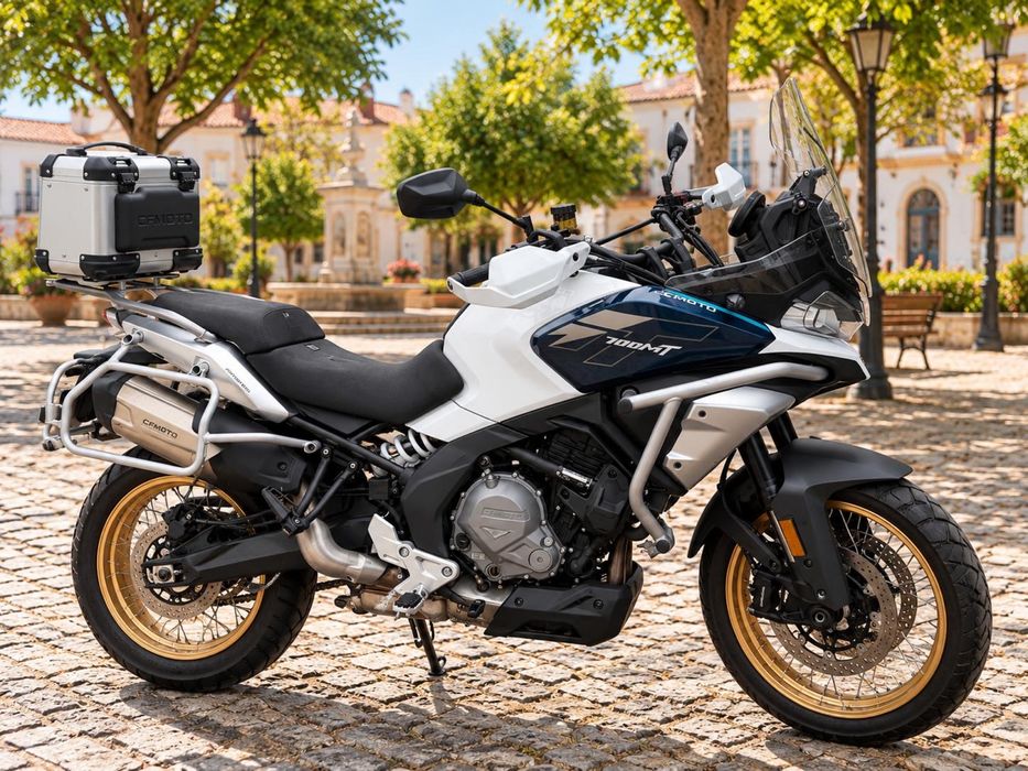 CFmoto 700MT 2025