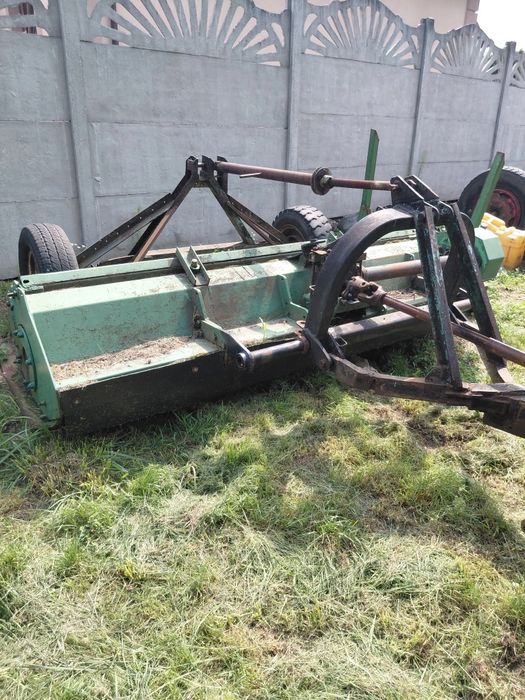 Kosiarka, mulczer, dobry stan, szerokość robocza 2,8m.