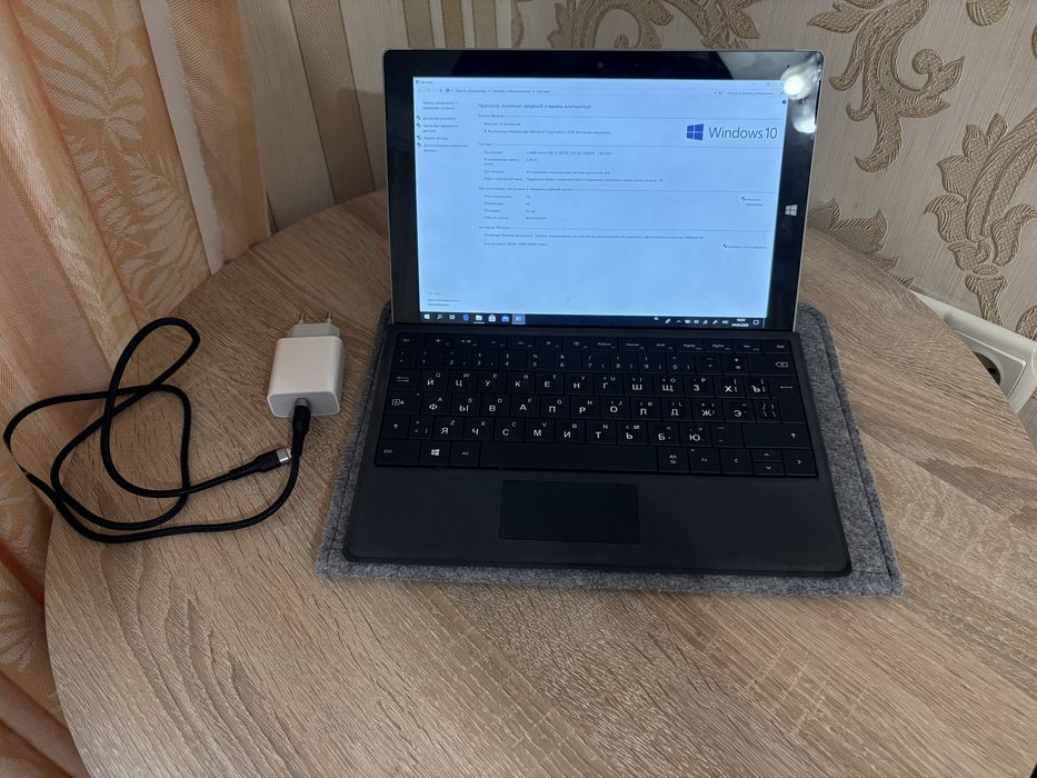 Планшет Microsoft Surface 3 (Model 1645)на Windows
