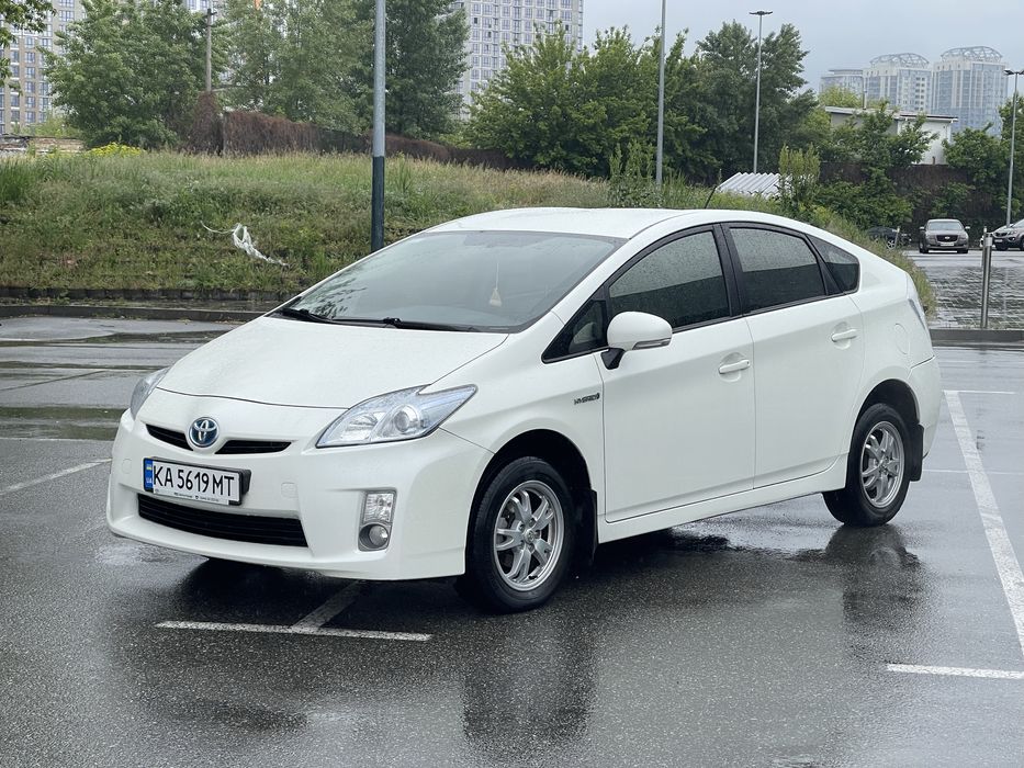 Оренда Toyota Prius