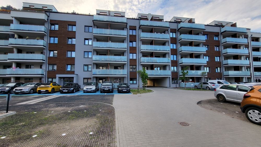 Wynajmę Miejse Postojowe przy ul. Hallera 32A/B/C. Wodna Dolina, Forum Polecam!!! - Widok 3