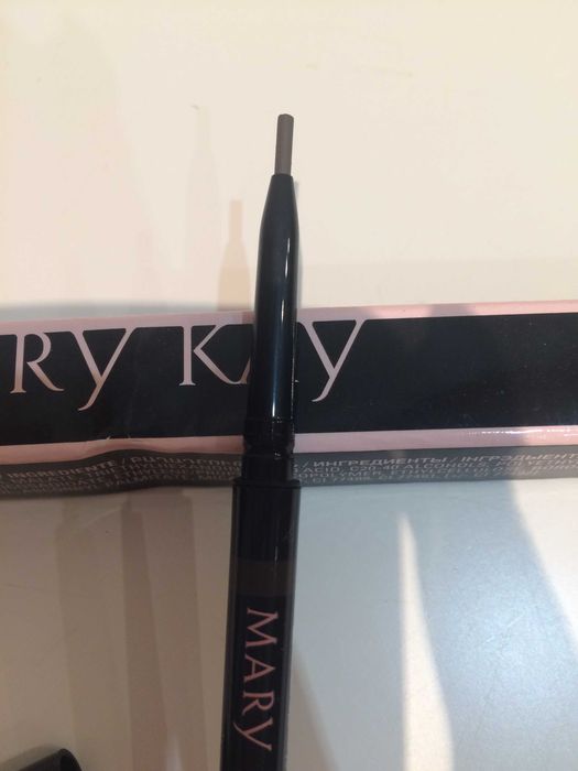 kredka do brwi Mary Kay