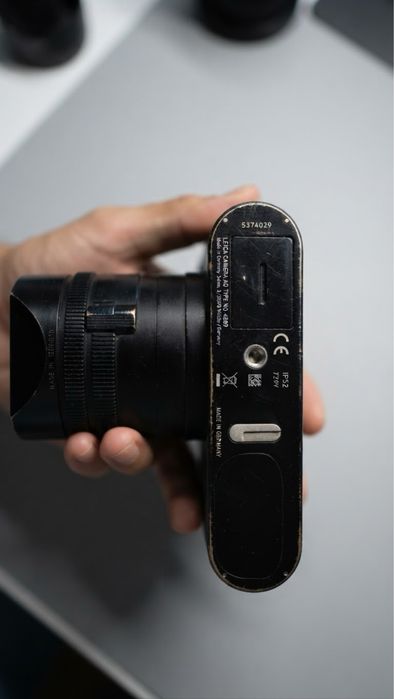 Leica Q2 Full-Frame - Completa com Lente Fixa e Acessórios