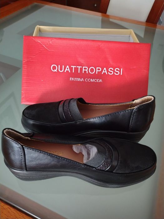 Sapatos em pele N37 novos (na caixa