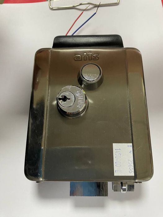 Ручки та замки для хвірток