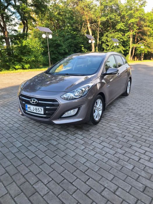 Hyundai I30 1.6 benzyna 135KM oryginalny przebieg alufelgi