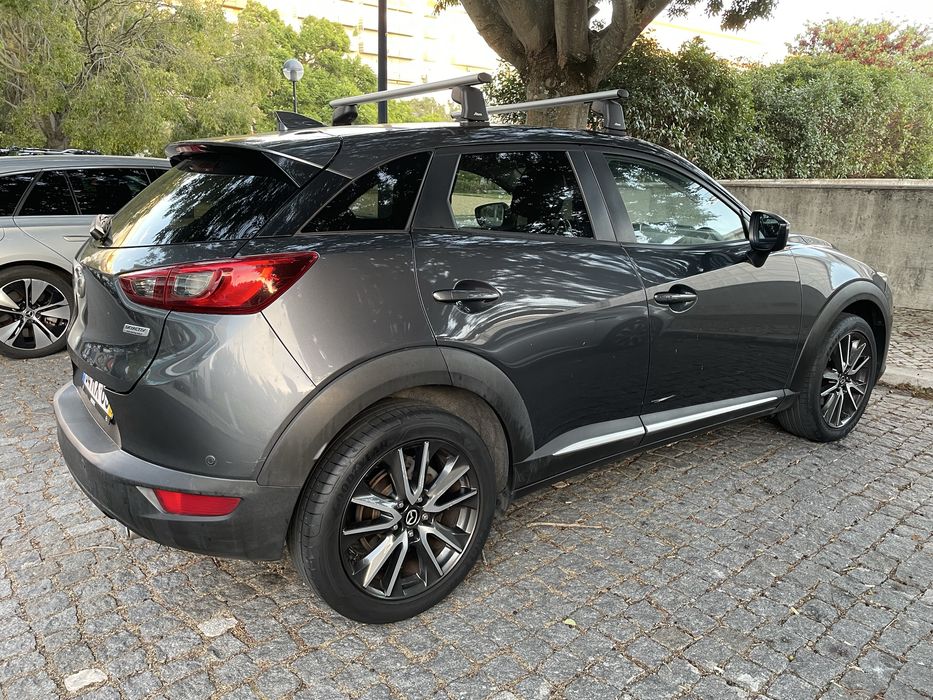 Vendo Mazda CX3, diesel, com 108.400km, com AC, GPS, camaras. Bom estado. Manutençoes feitas na marca.