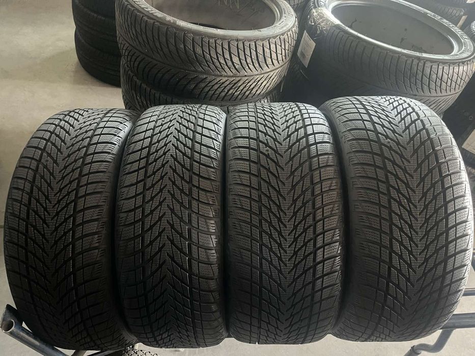 245/40/18+225/45/18 R18 Goodyear UltraGrip Perfomance 3 4шт зима