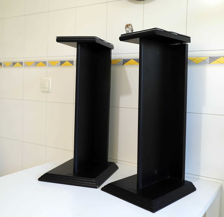 JBL TLX-130 colunas 80 watts / Bases para colunas Hi-Fi