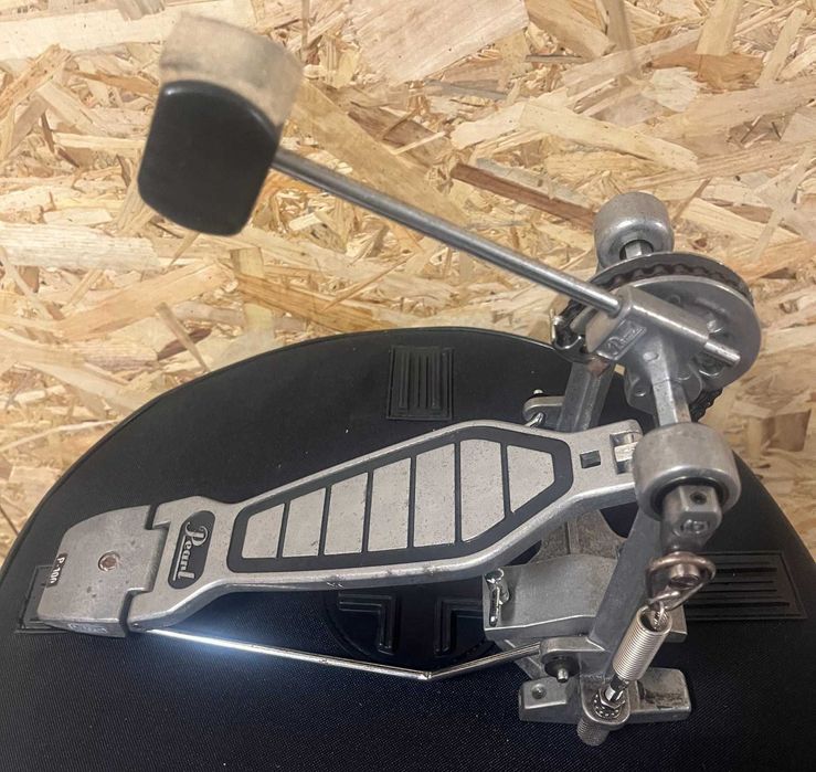 Pedal de Bombo Pearl P100
