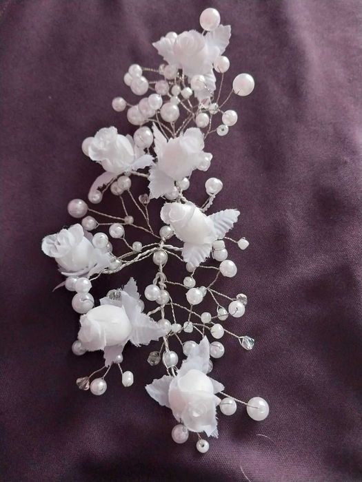 Заколка у волосся, гілочка нареченої з трояндами