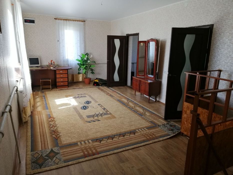 Продам  будинок за містом