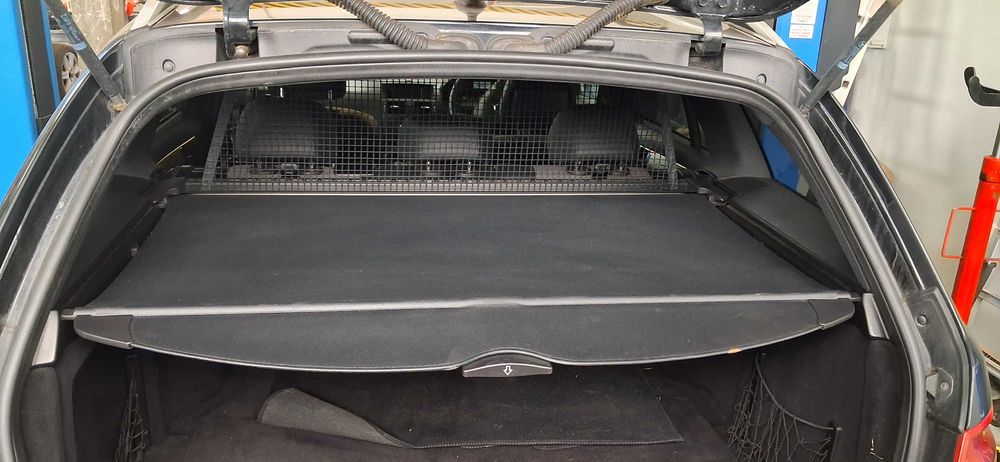 Roleta bagażnika Mercedes C klasa w204  czarna Oryginał