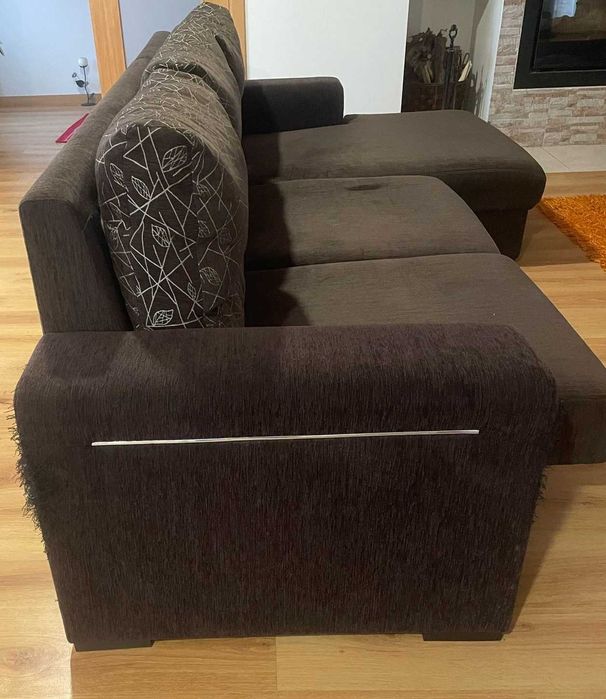 Sofá chaise longue castanho