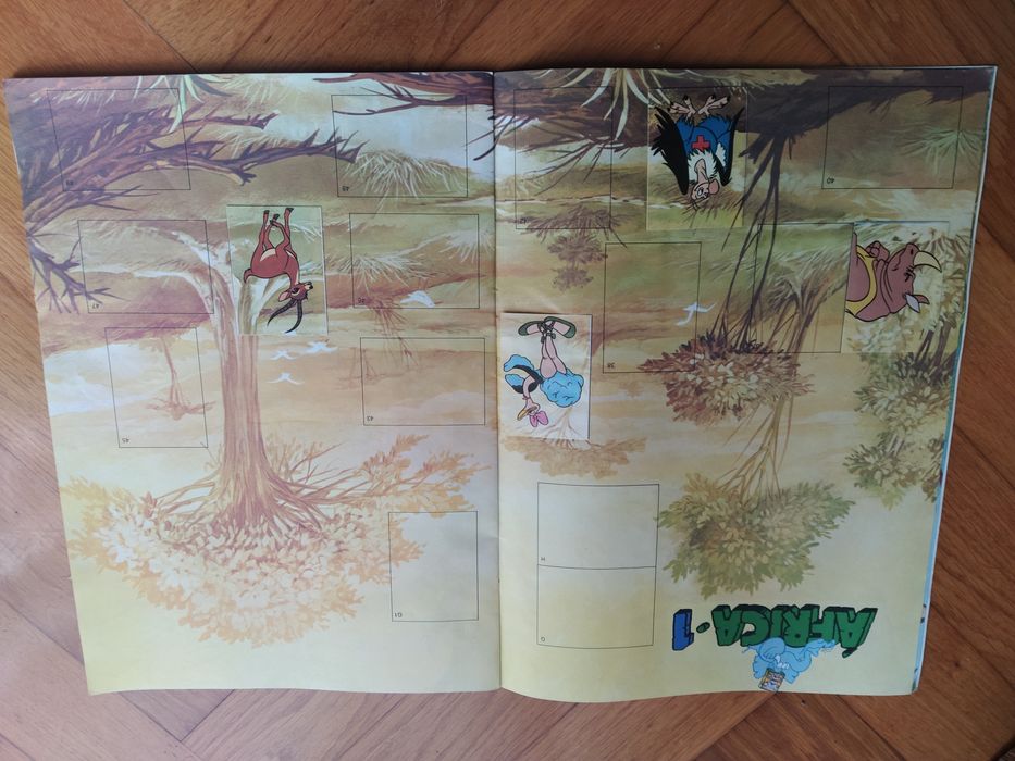 Caderneta de cromos incompleta do "ZOO Disney"