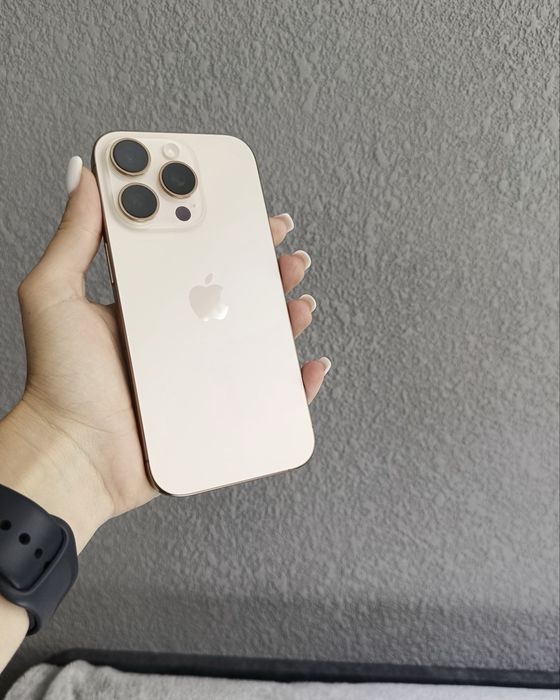 Продам Iphone 16 pro Gold