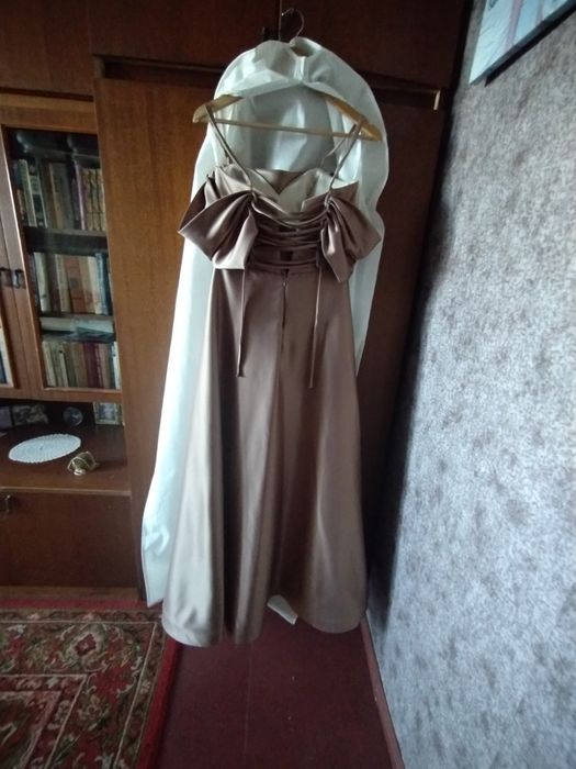 Випускна сукня 46 розмір