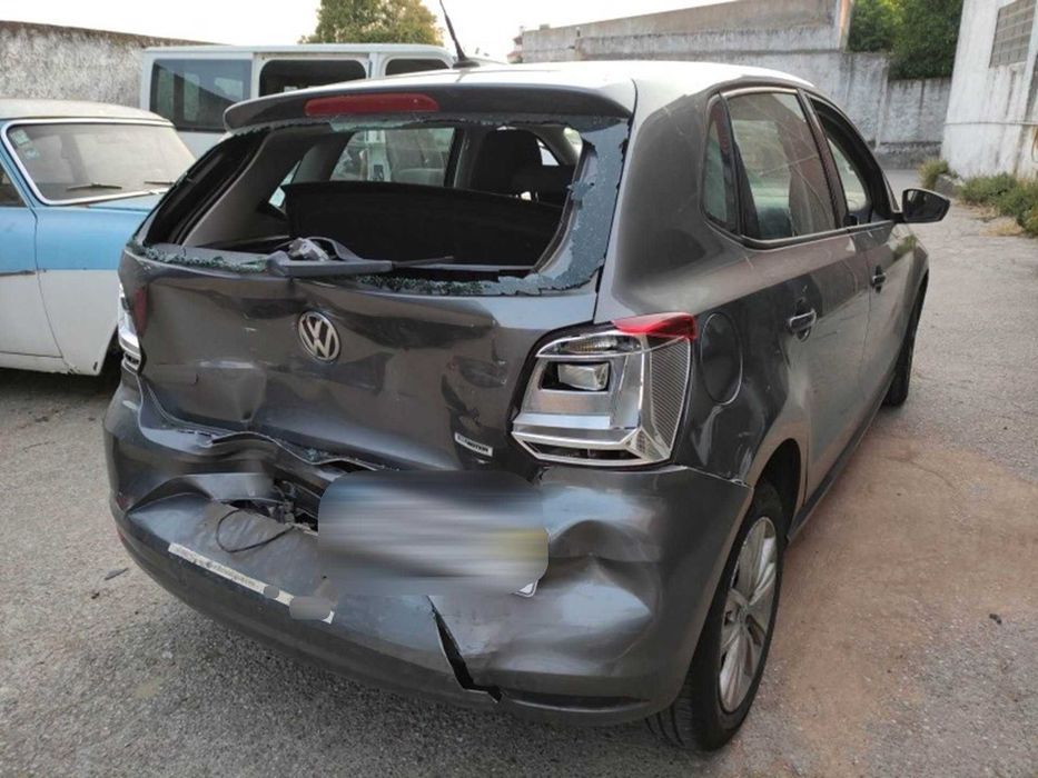 VOLKSWAGEN Polo V Sedan / Cross Salvado