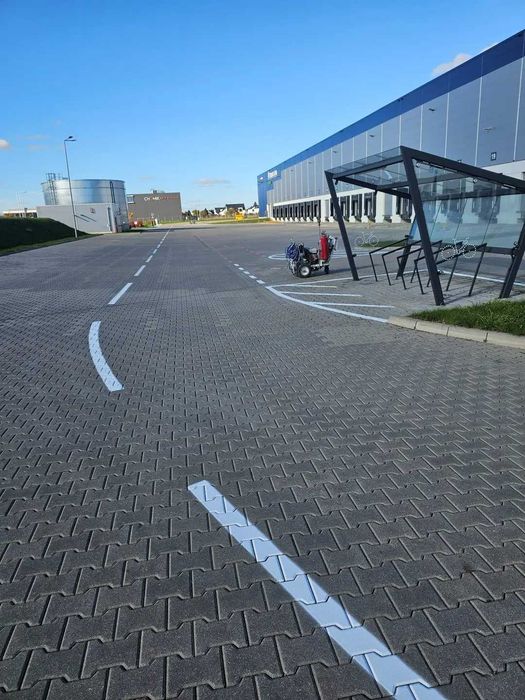 Oznakowanie poziome/ Malowanie parkingów, dróg, hal i magazynów