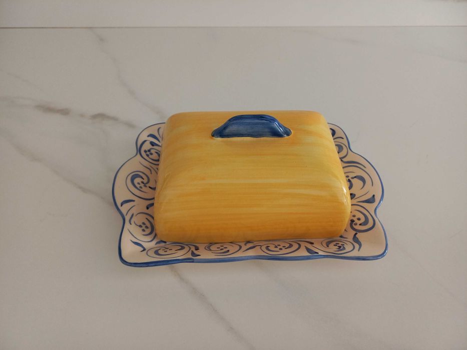 Manteigueira pintada à mão