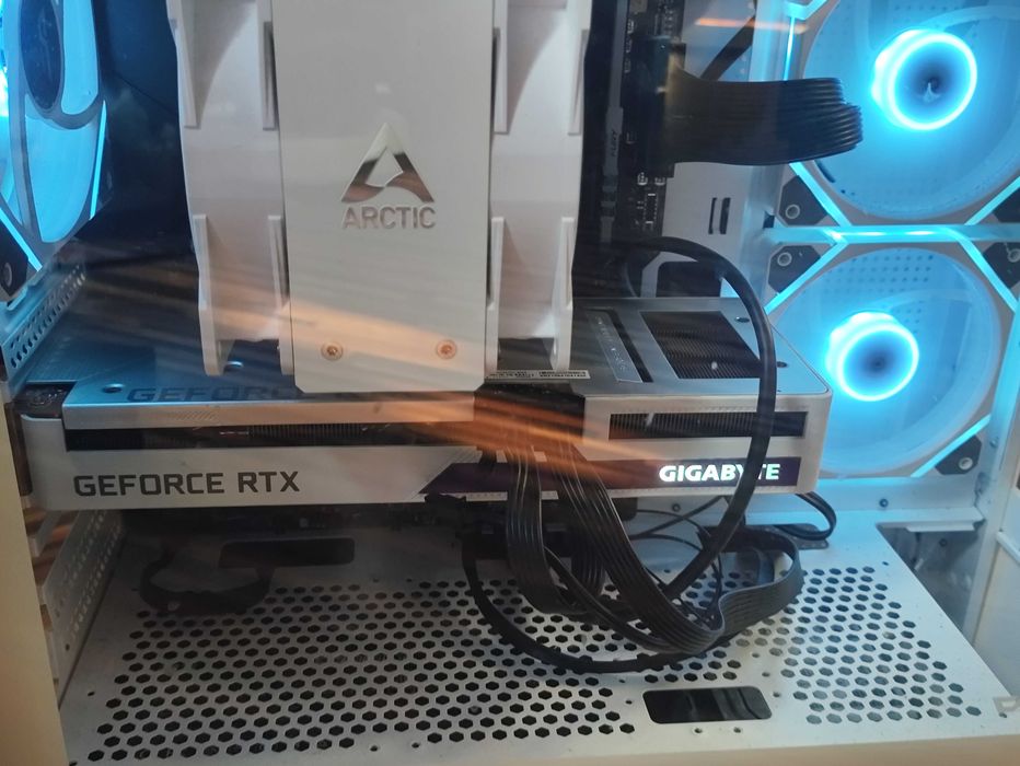 Gigabyte rtx 3060 TI 8 GB Vision Biały