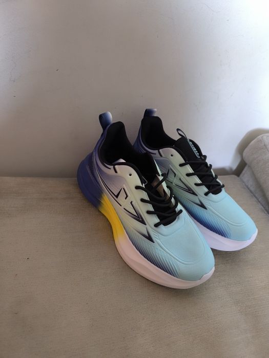 Кросівки кроссовки красовки