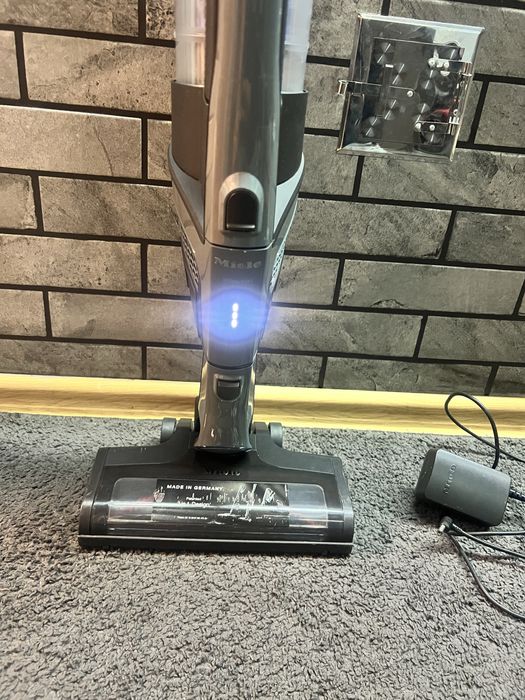 Акумуляторний пилосос Miele SMUL1 30 TRIFLEX HX1