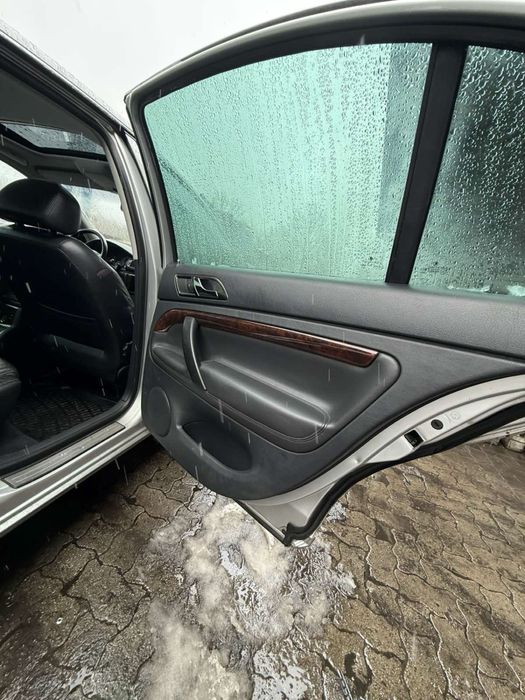 Шкіряний салон Skoda SuperB 1 чорний електро шкода суперб  кожа