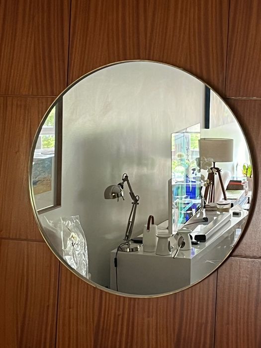 Espelho redondo com moldura em metal64584633797635121