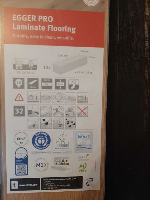 Panele podłogowe laminowane EGGER PRO