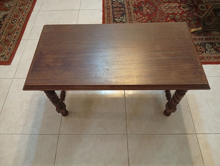 Mesa centro de sala em Pau Santo