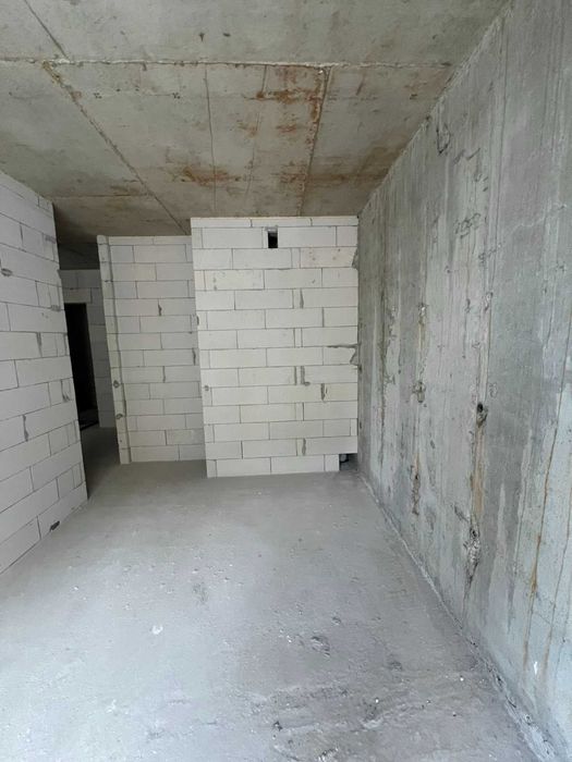 Продаж 2 кімнатна Паркова Алея  здана