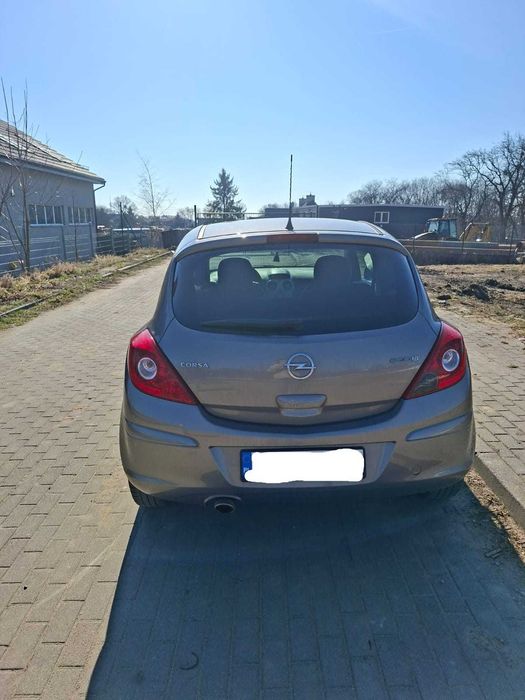 Opel Corsa D 1.2  70km 2011r