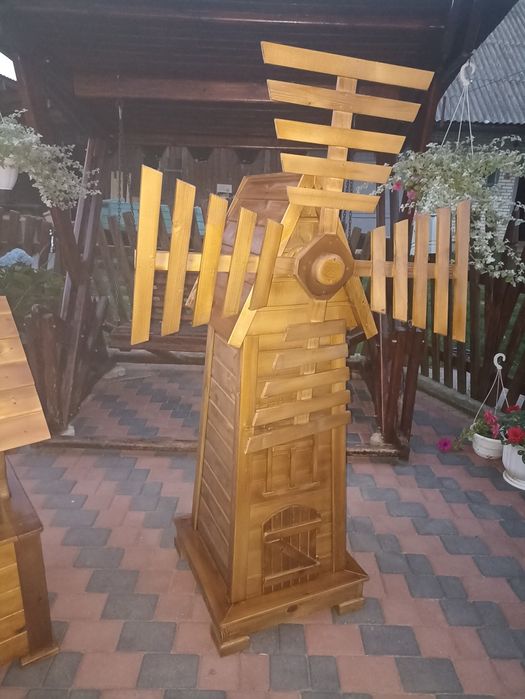 Декоративний вітряк, млин, криничка з дерева