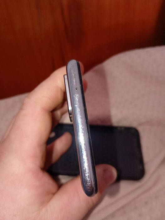 Обмін Oppo reno 5lait 8/128,на інший телефон,працює все на 100%