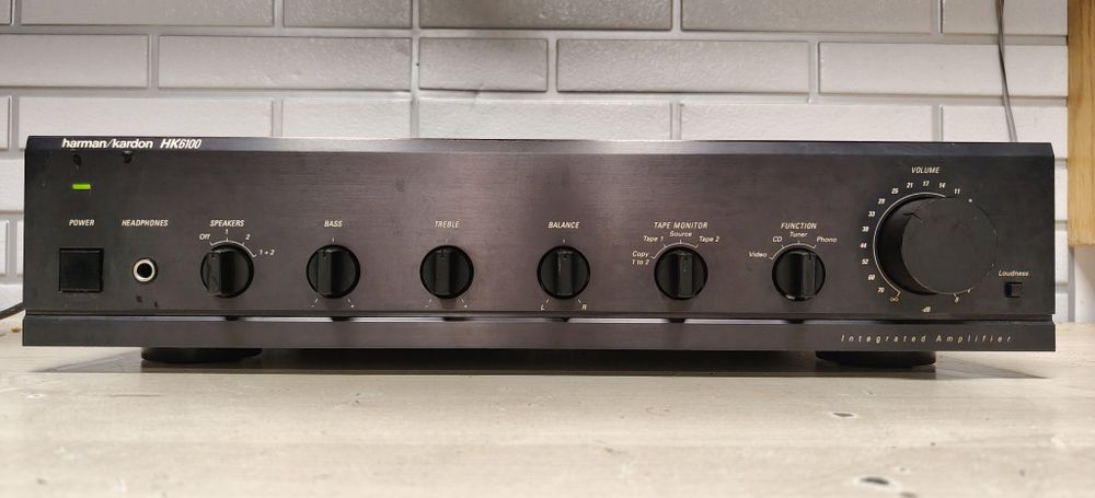 Wzmacniacz stereo Harman Kardon hk 6100.