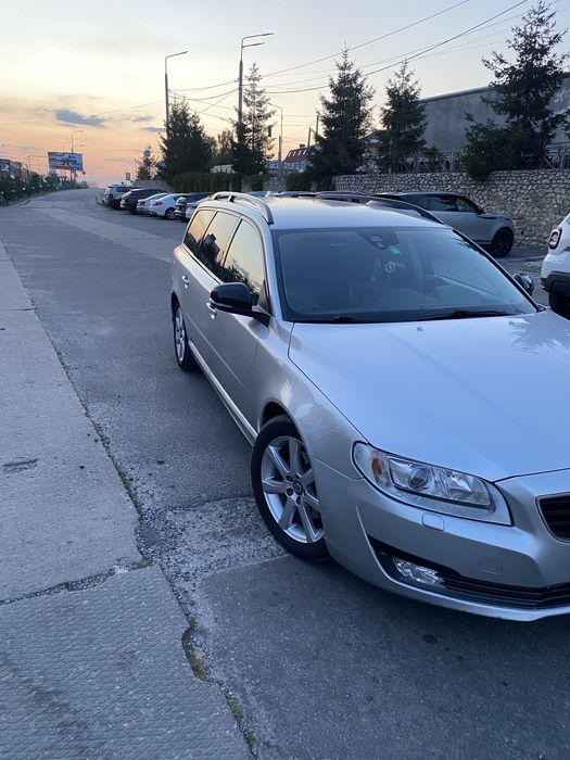 Volvo V70 надійний та комфортиний танк для подорожі