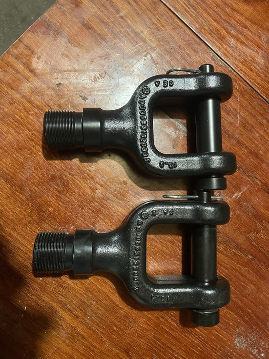 Гак буксирувальний MB Man Volvo