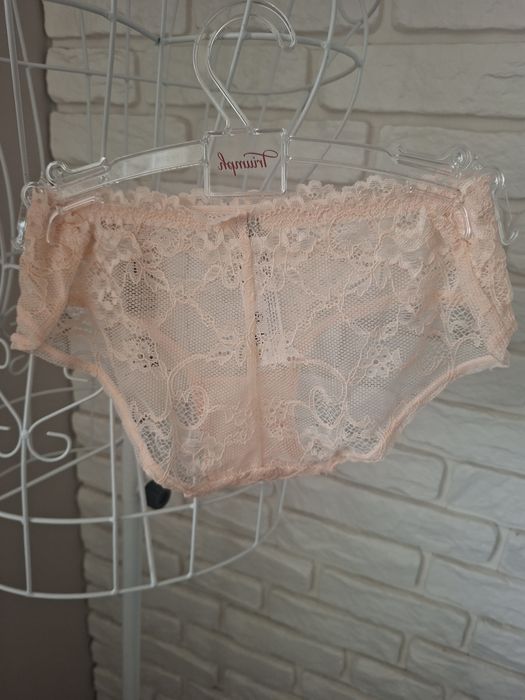 Nowe majtki koronkowe triumph xs